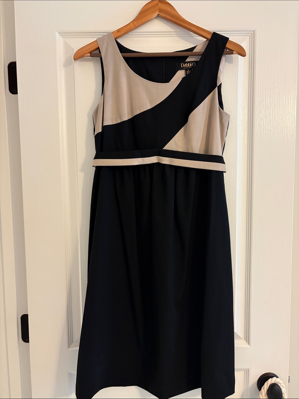 Debbie O. Maternity Black and Cream Colorblock Sleeveless Midi Dress